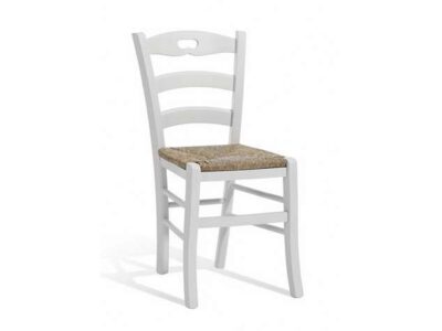 Silla rústica blanca lisa con asiento de enea
