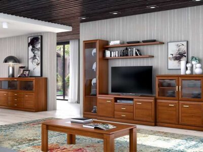 Conjunto de muebles de salón con vitrina con puerta de cristal y modulo bajo con 4 puertas de madera