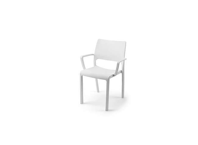 silla-para-exterior-con-reposabrazos-en-color-blanco