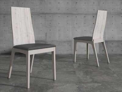 Silla de chapa con madera de haya con acabado lacado y respaldo alto