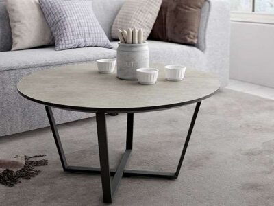 Mesa de centro industrial redonda con patas negras