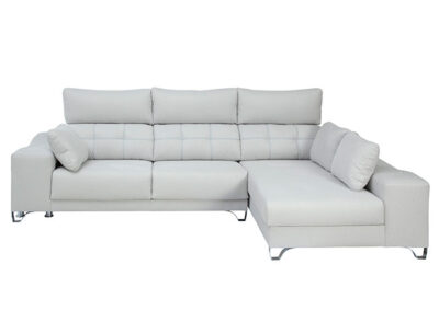 Sofá cheslong gris con asientos deslizantes, respaldo reclinable y brazos con puff