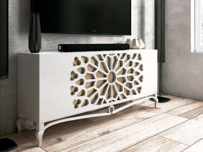 Mueble tv con patas estilo clásico y rosetón central
