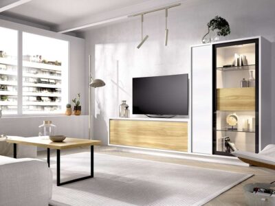vitrina-cristal-salon-blanco-con-mueble-tv-de-madera