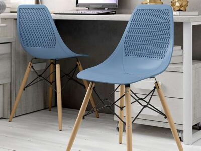 Sillas azul escandinava con patas de madera