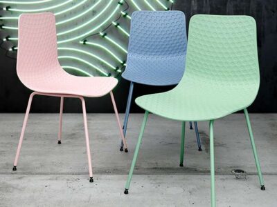 4 Sillas pastel con patas metálicas para comedor o exterior