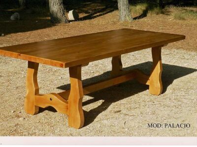 Mesa de comedor de estilo rústico