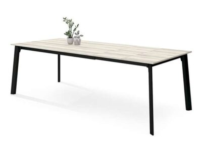 Mesa de comedor de patas negras extensible
