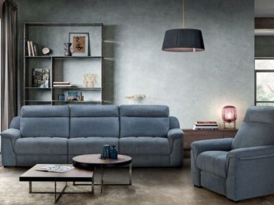 318 SOFÁ MOD. SINES, P. Sofá mod. Sines con enfoque relax para disfrutar de una sentada cómoda y adaptable.