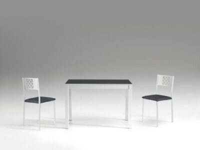 325 CONJUNTO MEGHAN, P. Conjunto Meghan para cocina, con formato práctico para desayunos y comidas diarias.