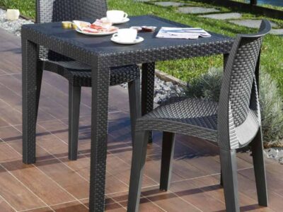 241- Silla Lady. Silla de exterior con detalles de ratán sintético