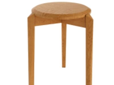 076- Taburete Olea. Taburete apilable de madera de roble