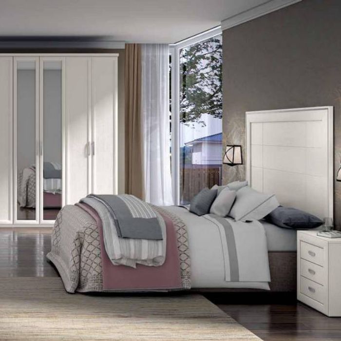 116 - Composición 624021 de dormitorio en blanco con cabecero clásico y detalles en plata
