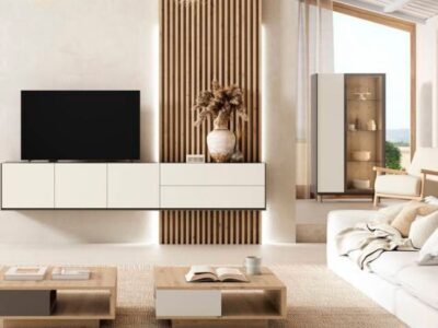 169 - Composición de salón con bancada de TV y panelado alistonado